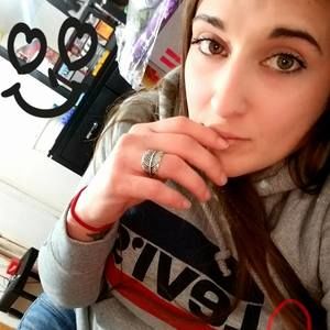 Meet your Posher, Olivia